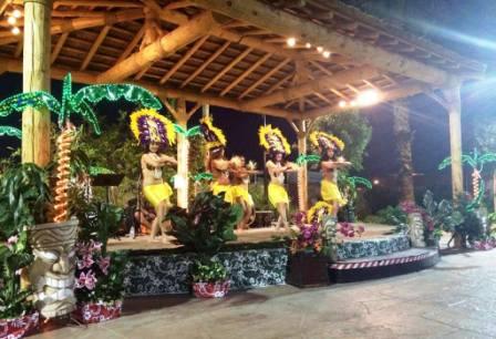 luau at tahiti village